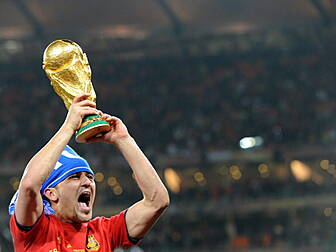 David Villa to retire from foo...